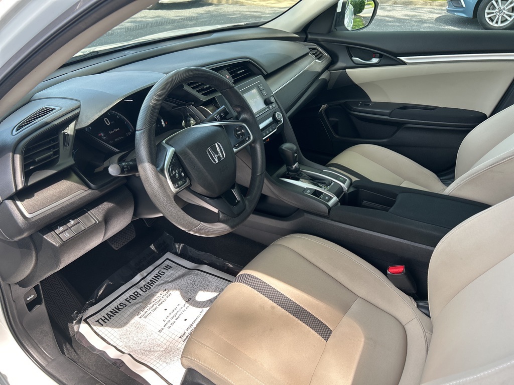 Vehicle image 18 of 46