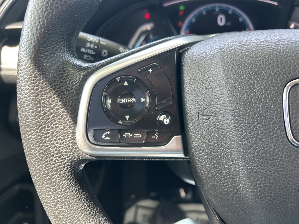 Vehicle image 21 of 46