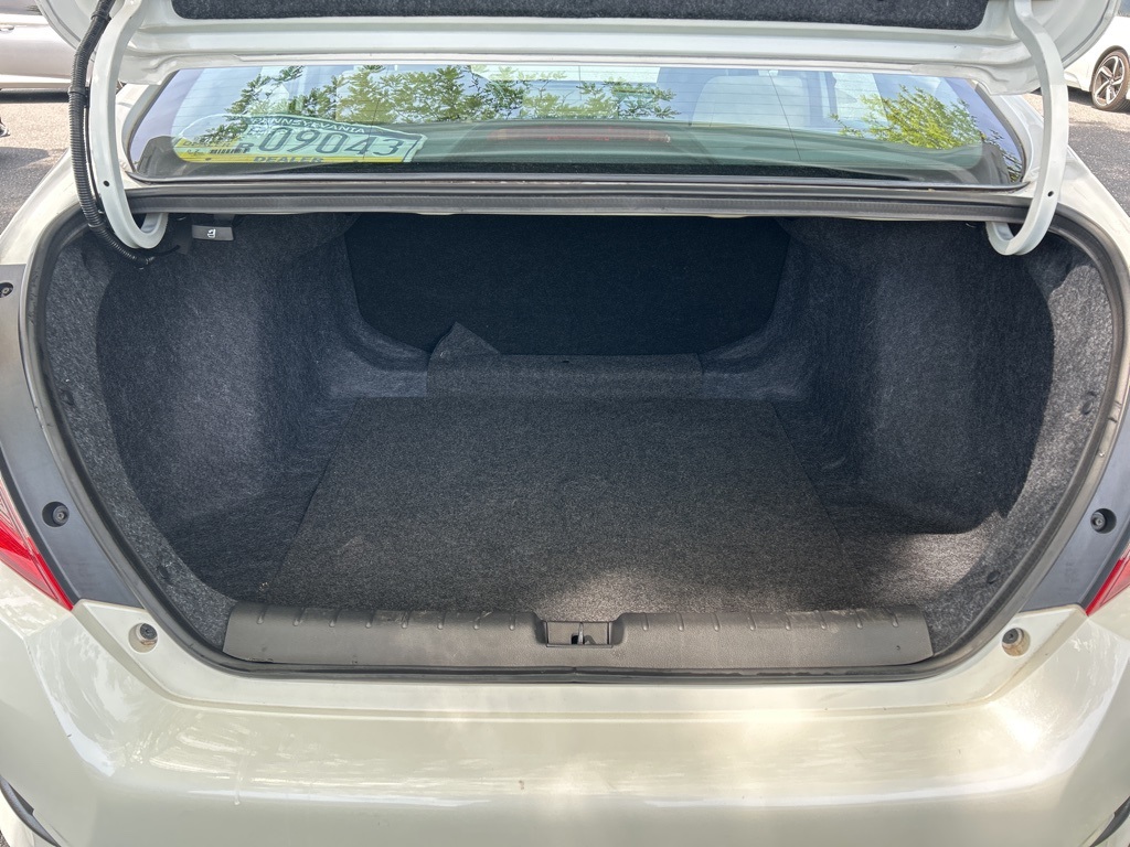 Vehicle image 35 of 46