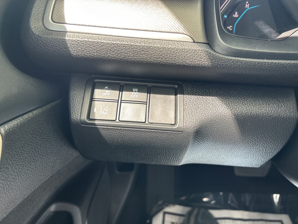 Vehicle image 26 of 46