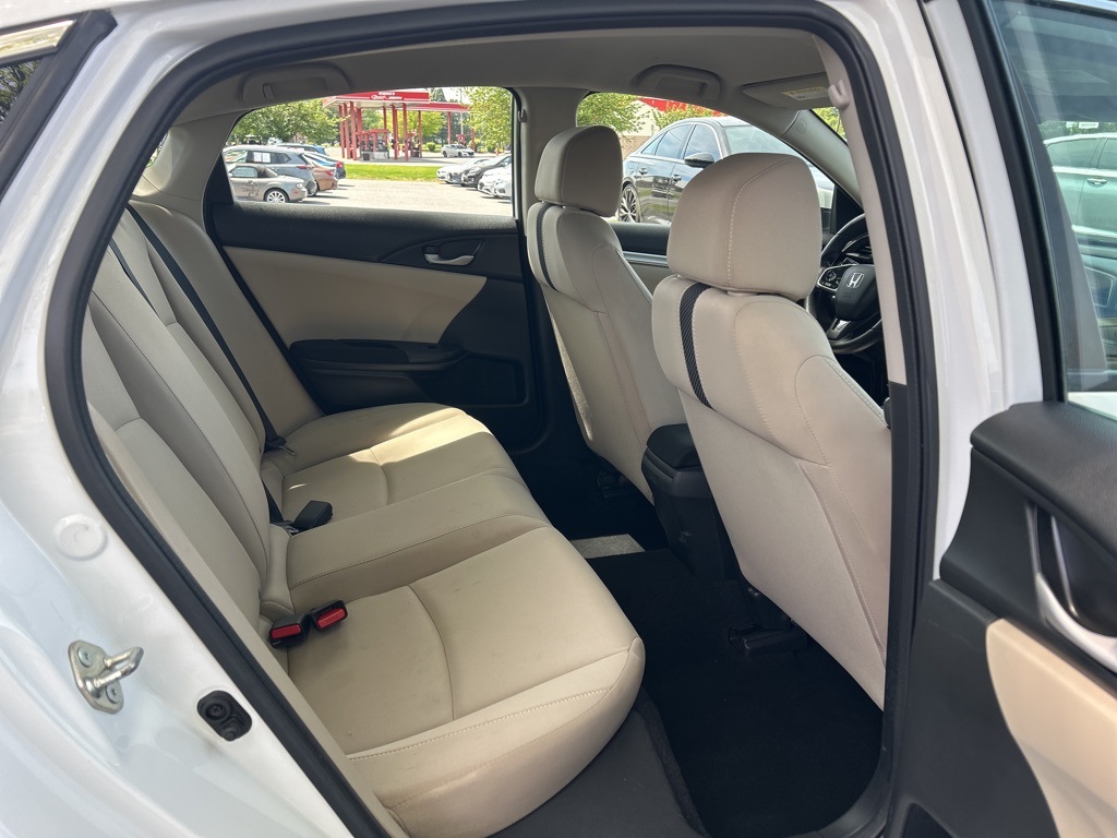 Vehicle image 39 of 46