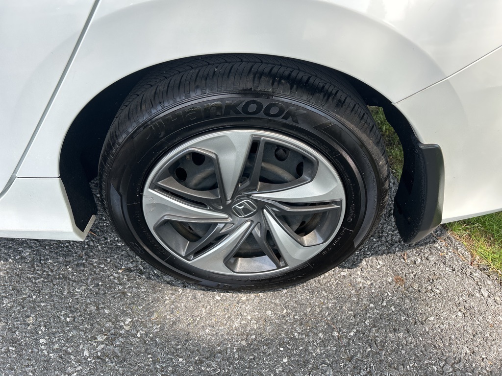 Vehicle image 11 of 46