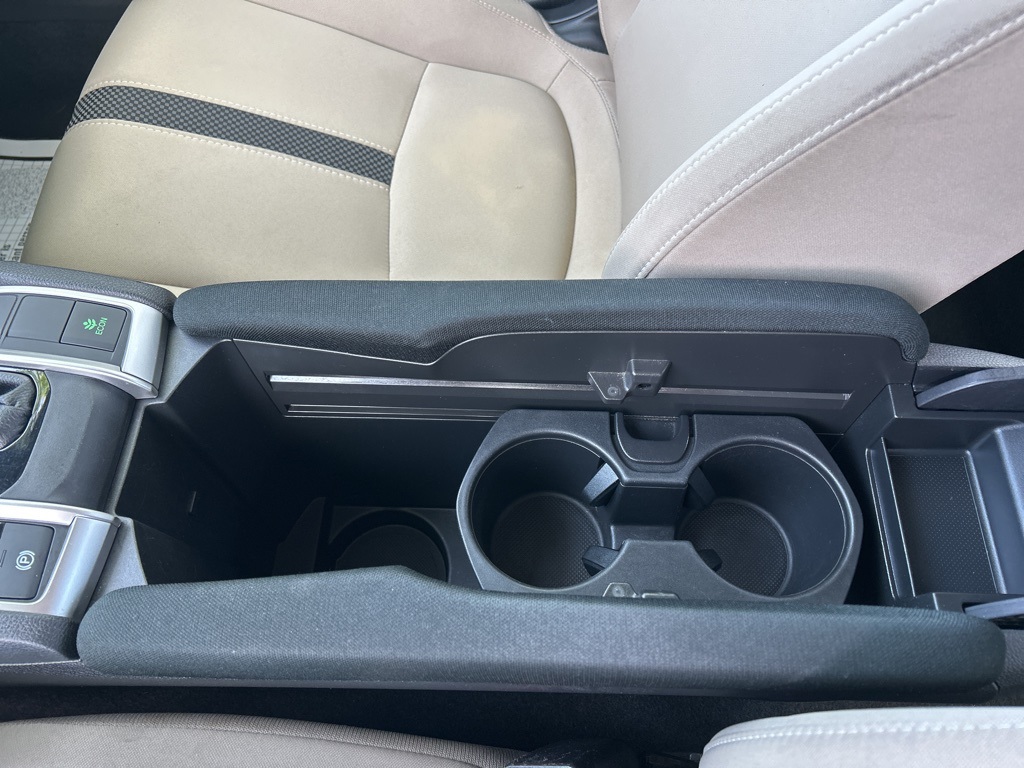 Vehicle image 30 of 46