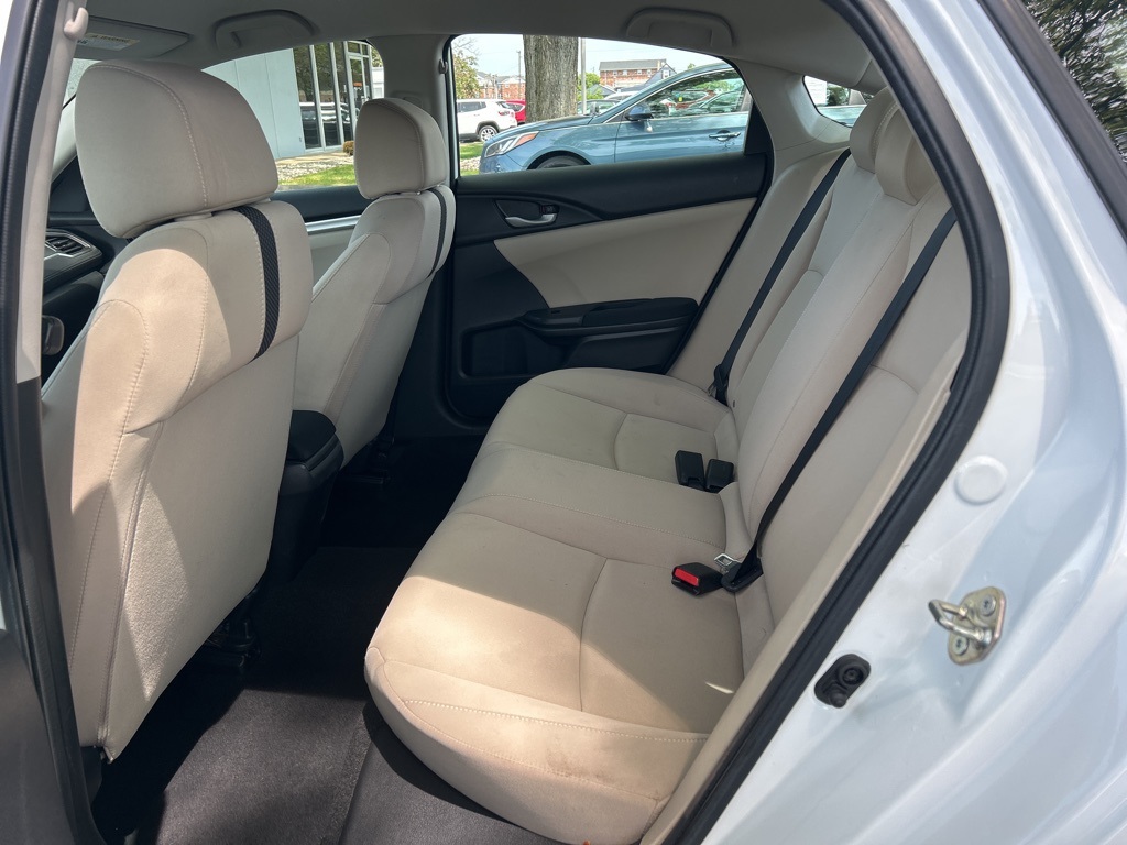 Vehicle image 34 of 46