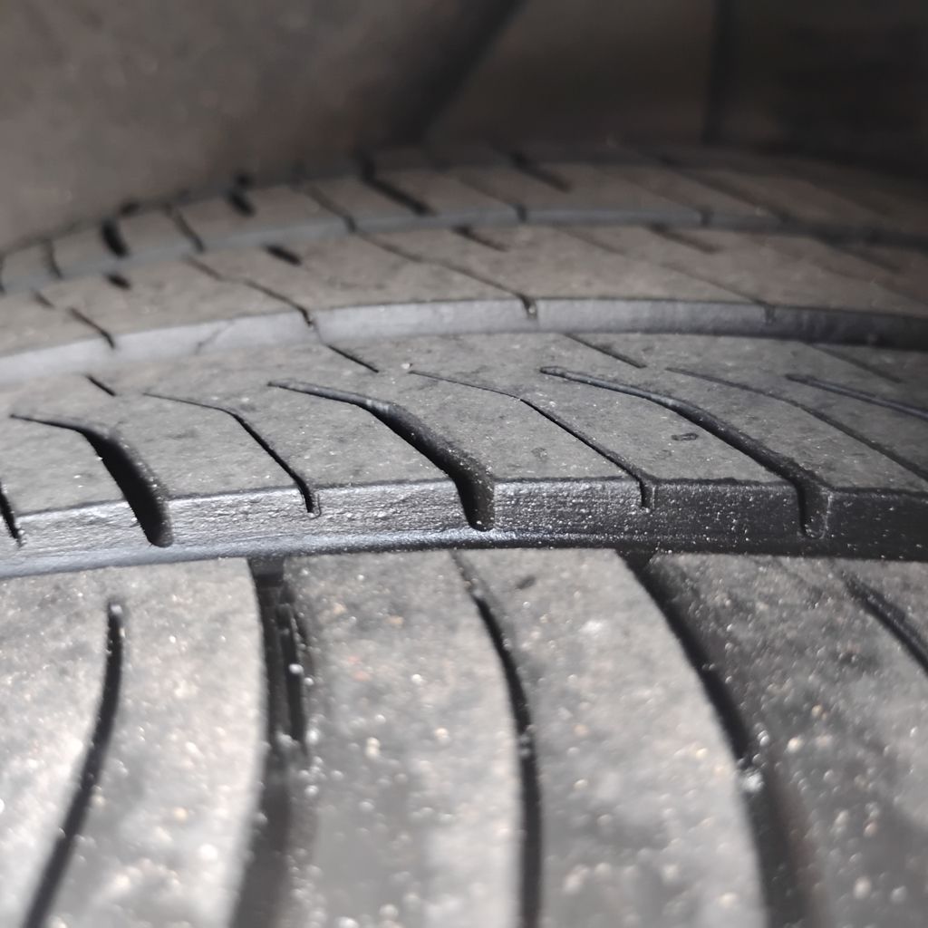 Vehicle image 16 of 44