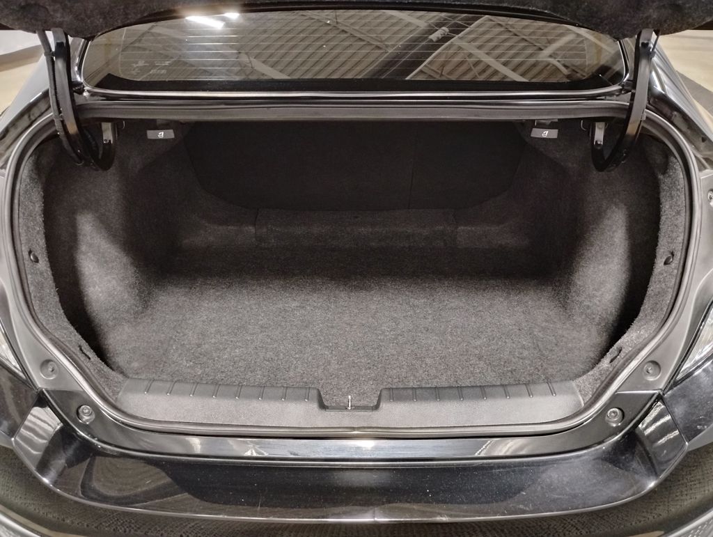 Vehicle image 17 of 44