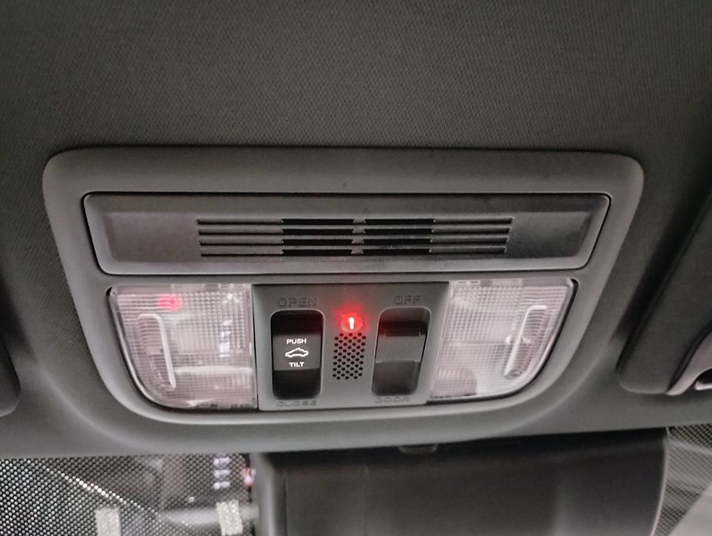 Vehicle image 26 of 44