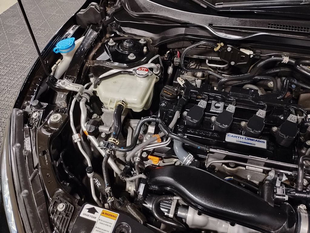 Vehicle image 21 of 44