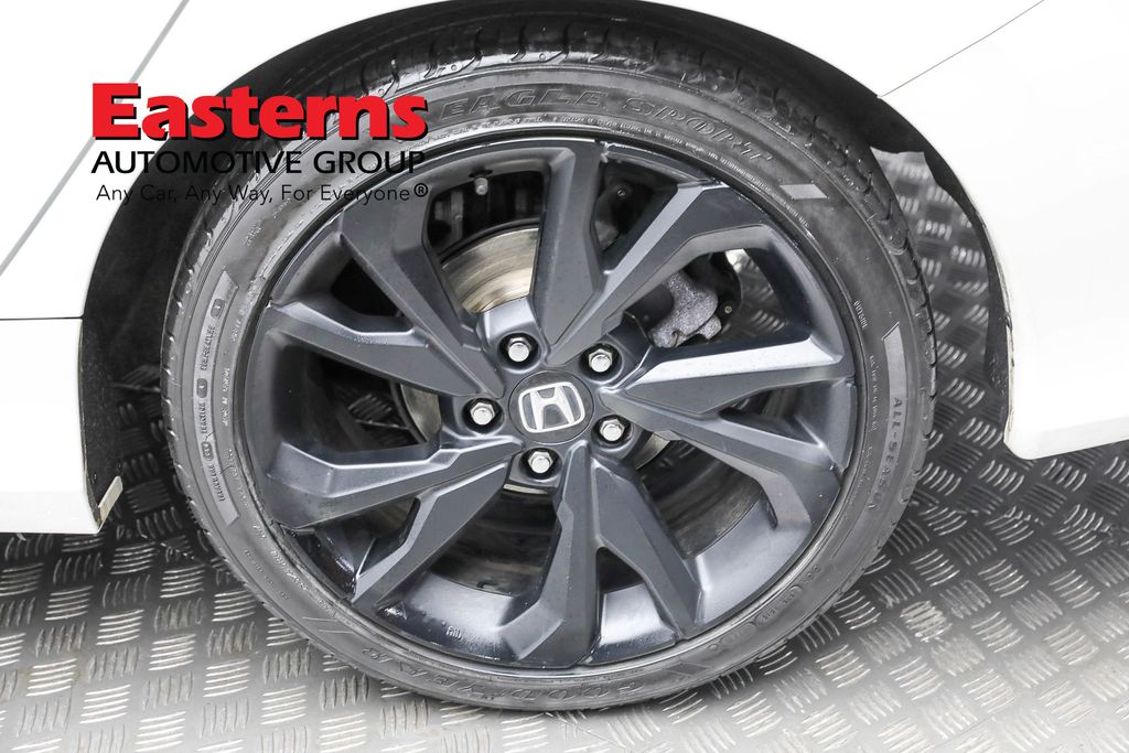 Vehicle image 38 of 97