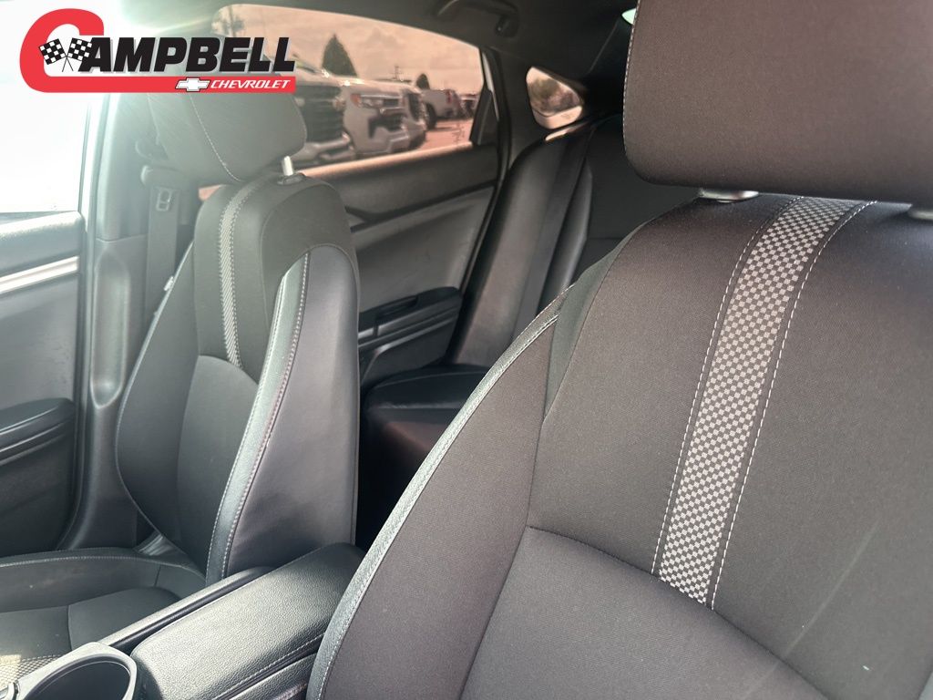 Vehicle image 15 of 27