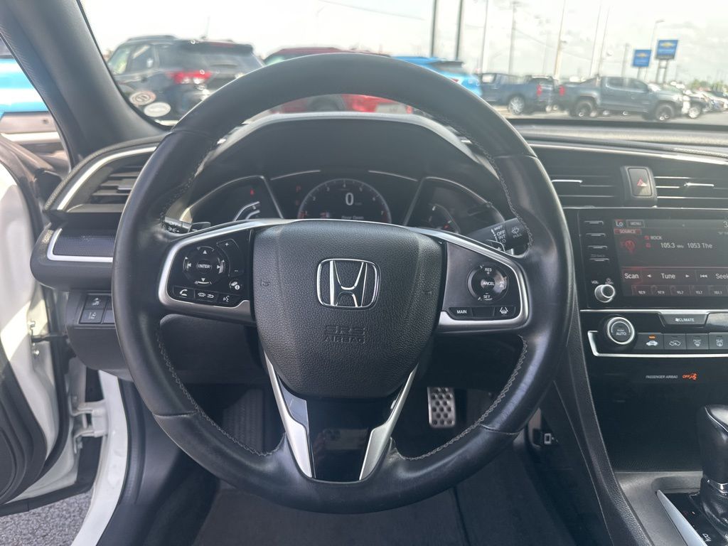 Vehicle image 20 of 27