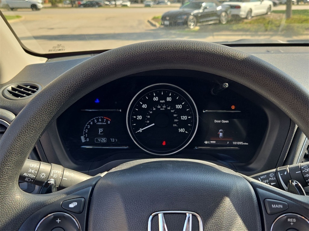 Vehicle image 31 of 33