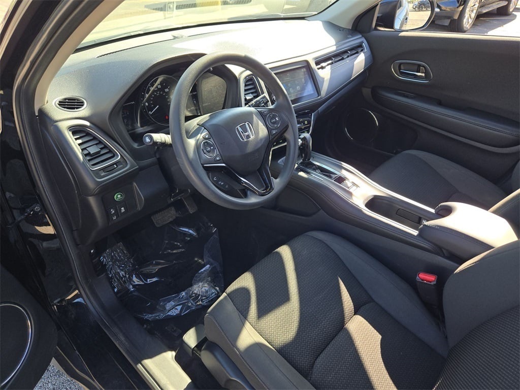 Vehicle image 19 of 33