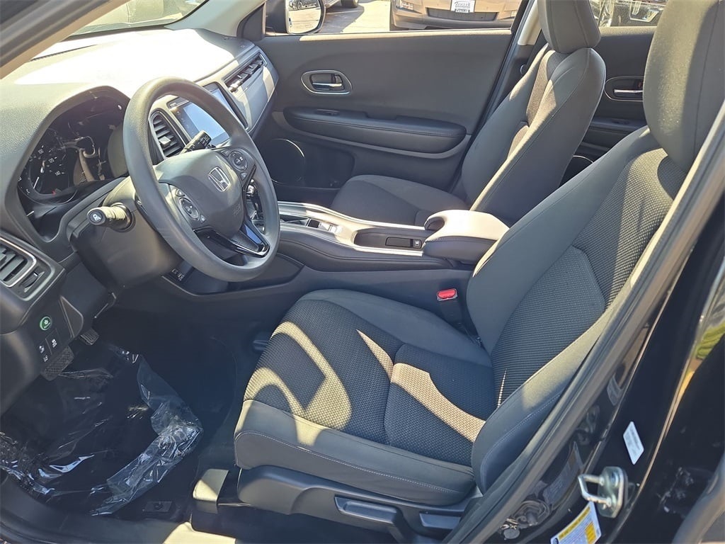 Vehicle image 16 of 33