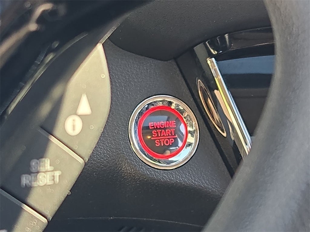 Vehicle image 28 of 33