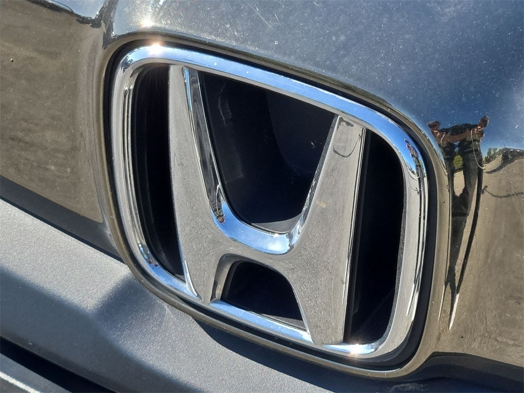 Vehicle image 30 of 33