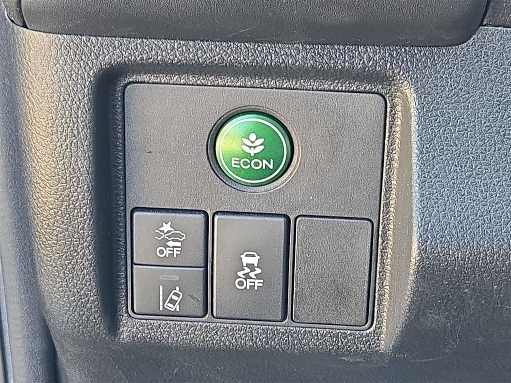 Vehicle image 32 of 33