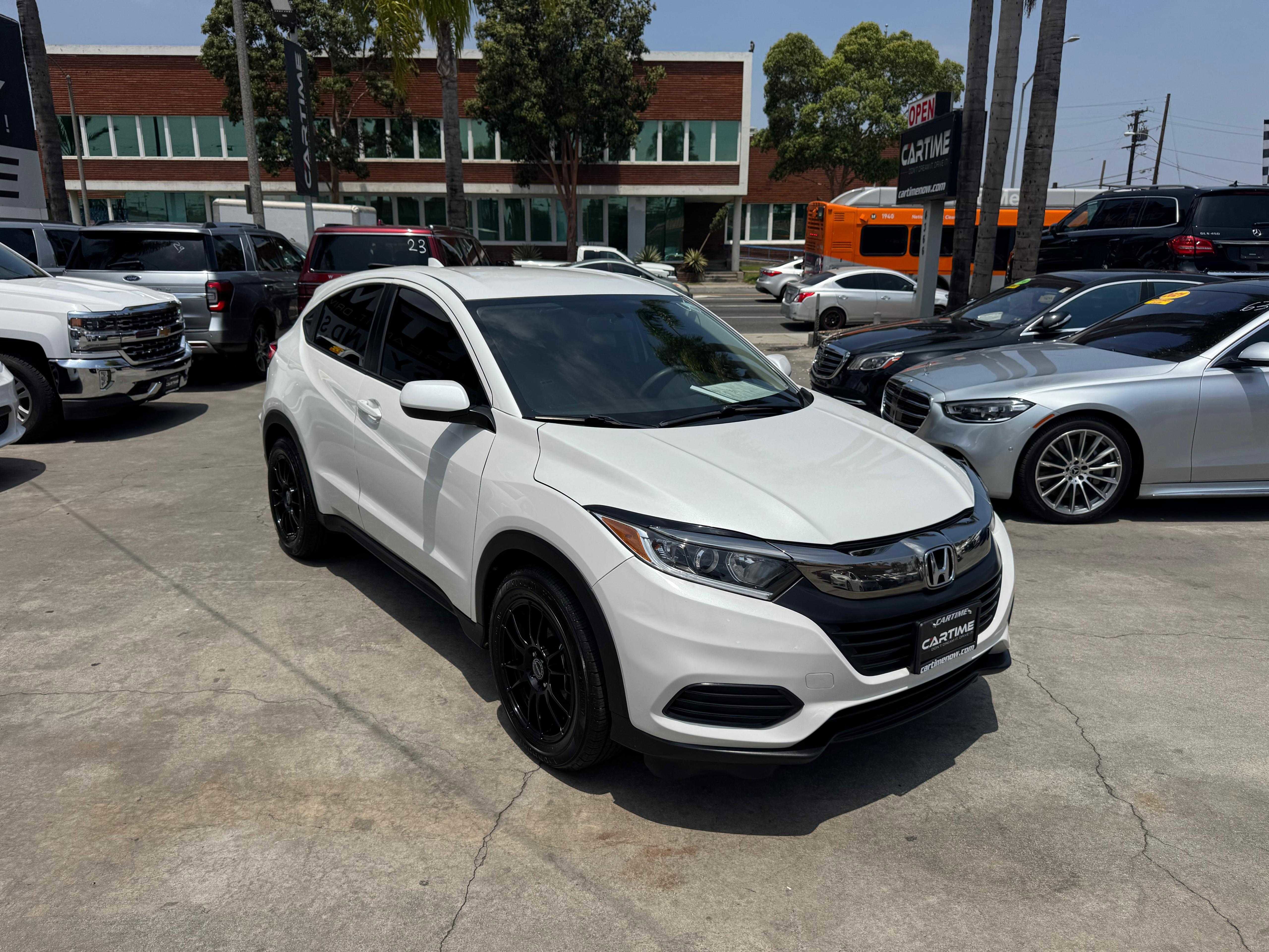 Vehicle image 7 of 63