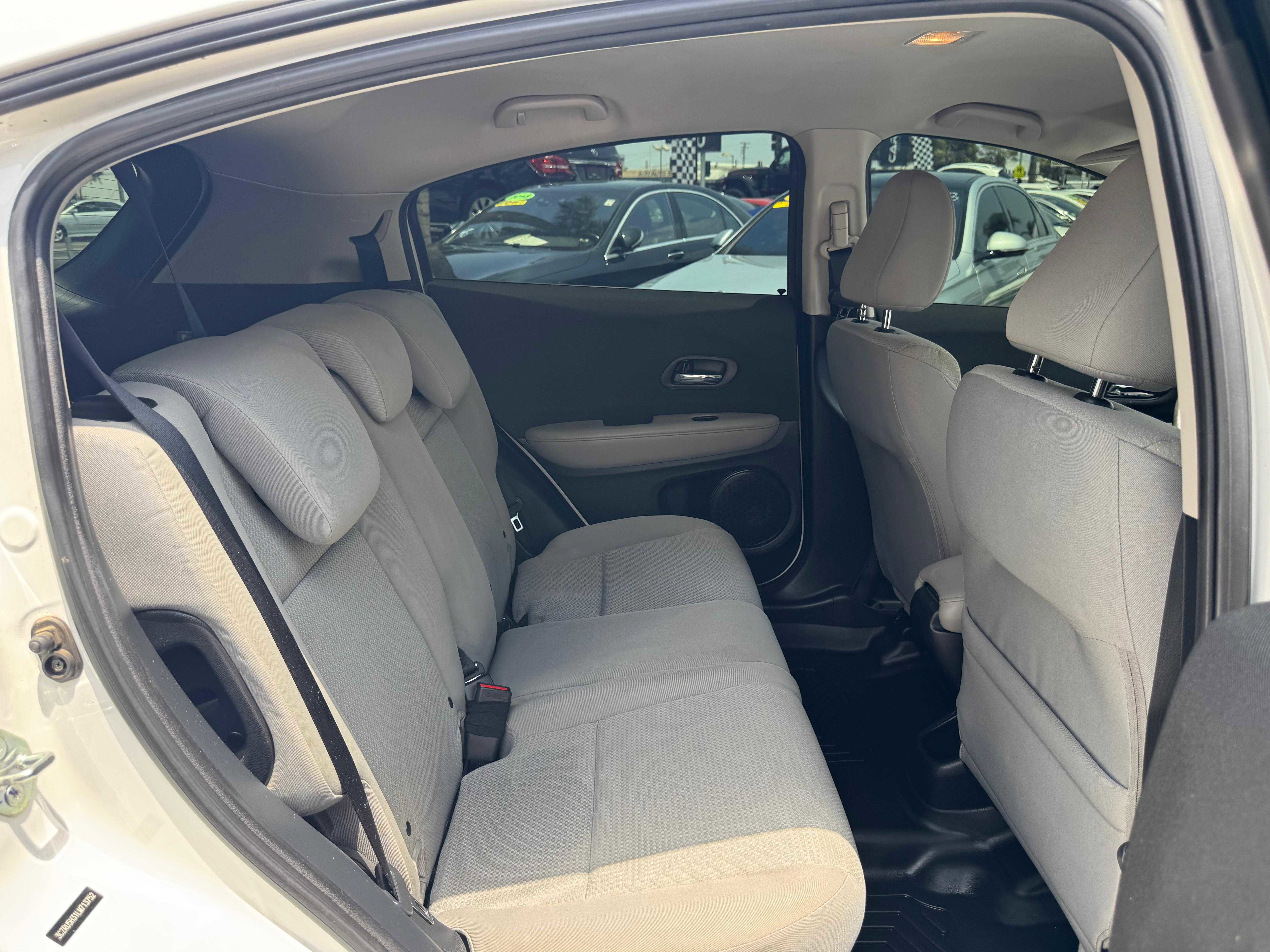 Vehicle image 36 of 63