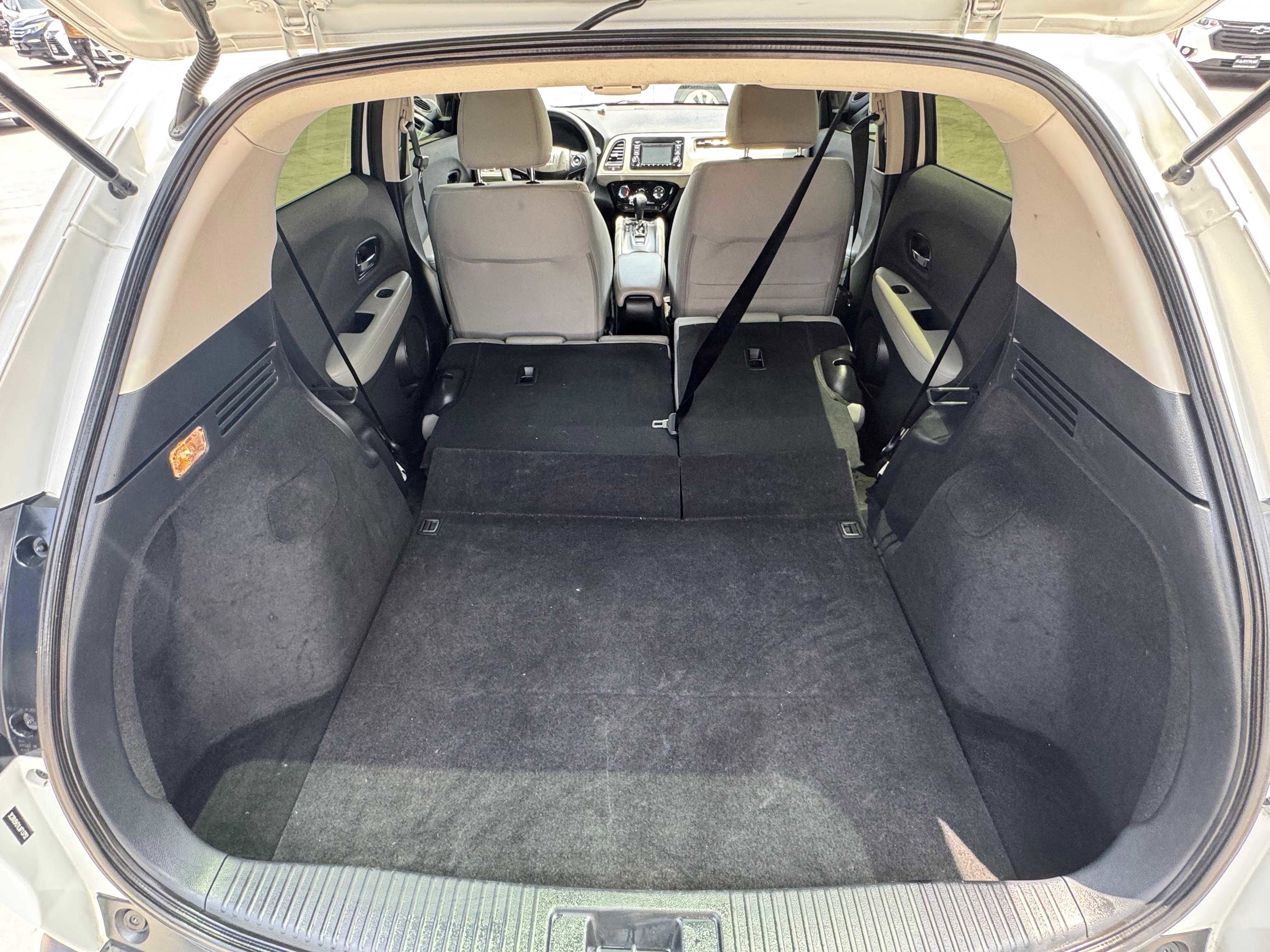 Vehicle image 17 of 63