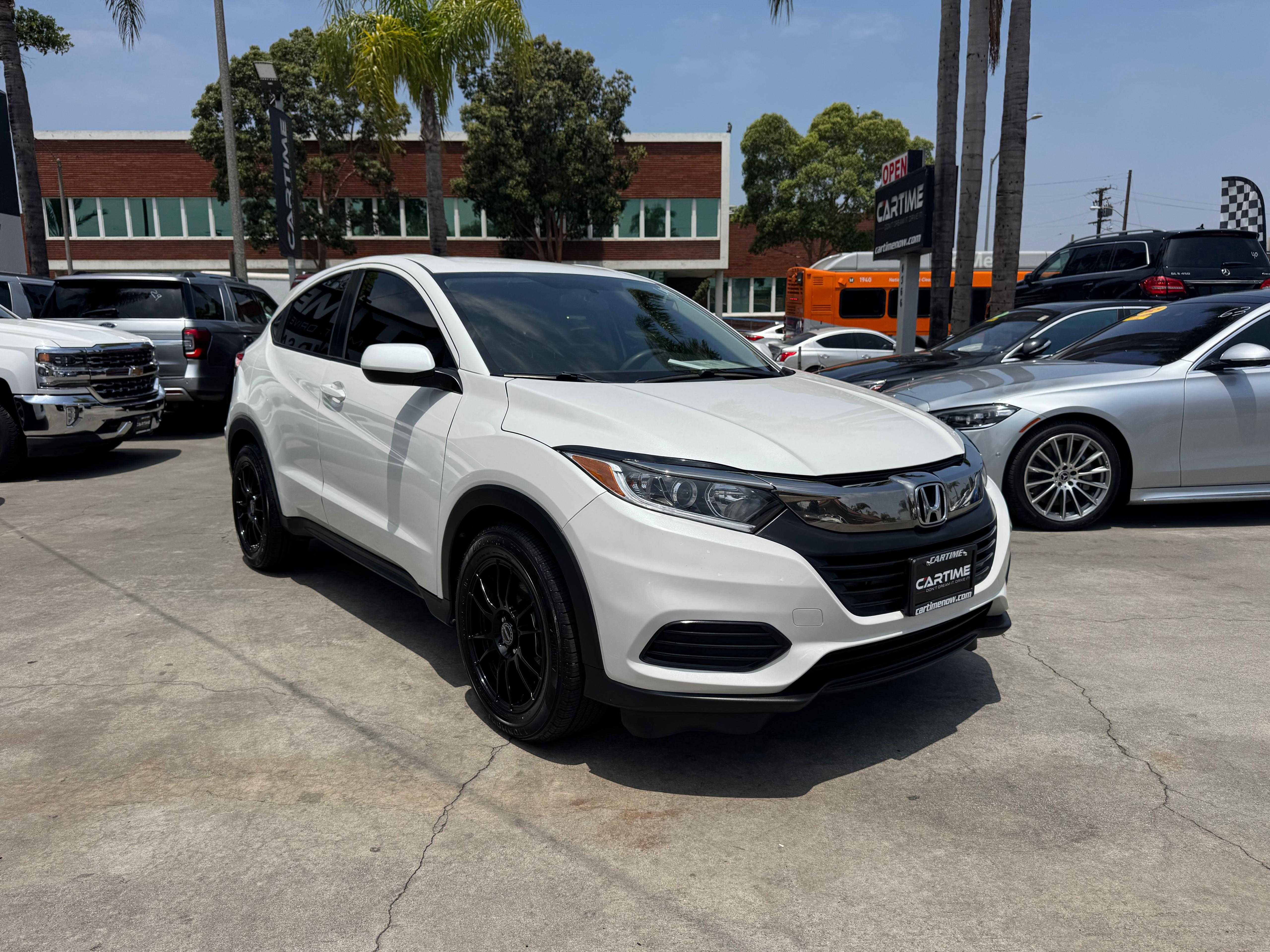 Vehicle image 6 of 63