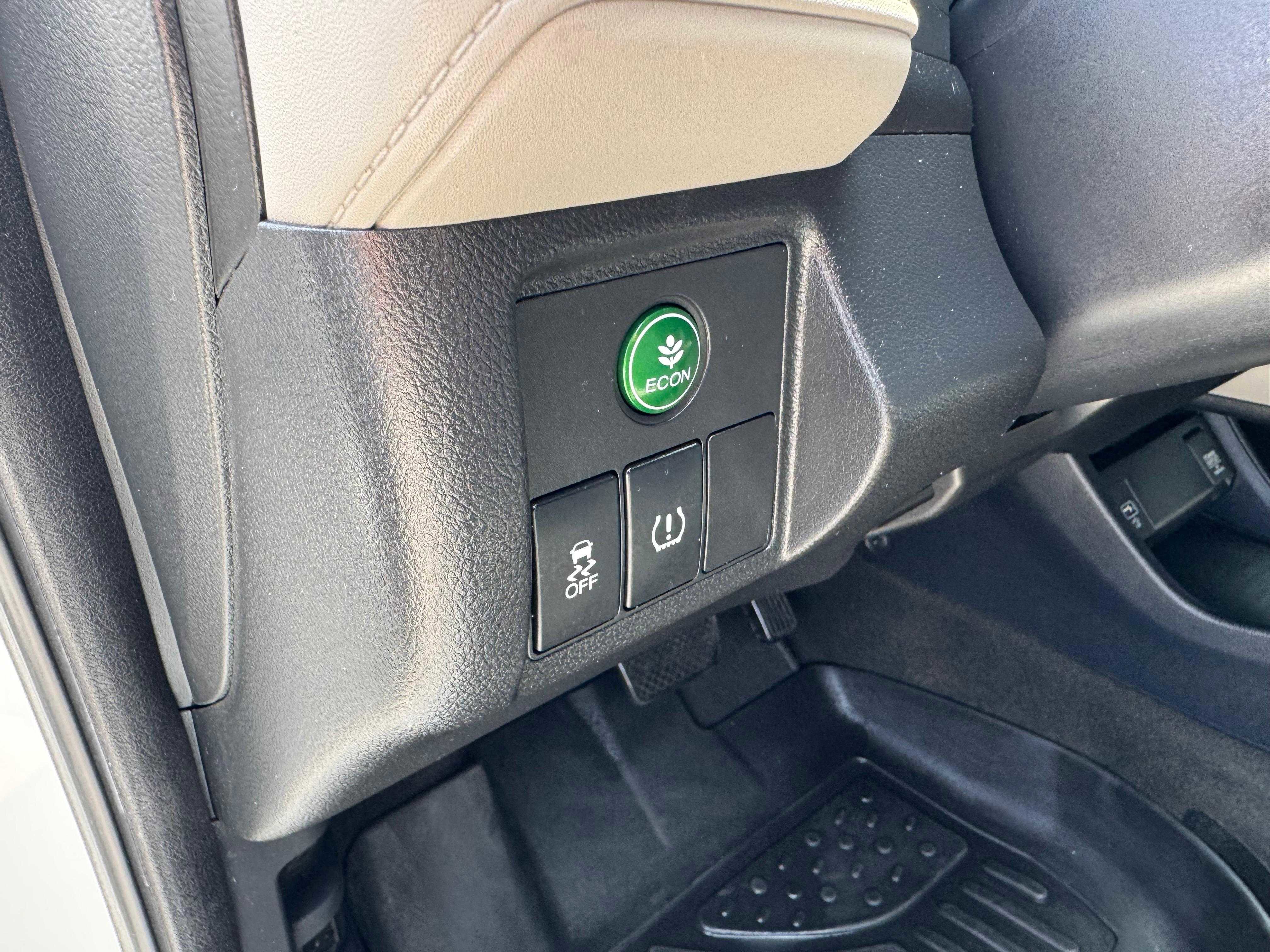 Vehicle image 20 of 63