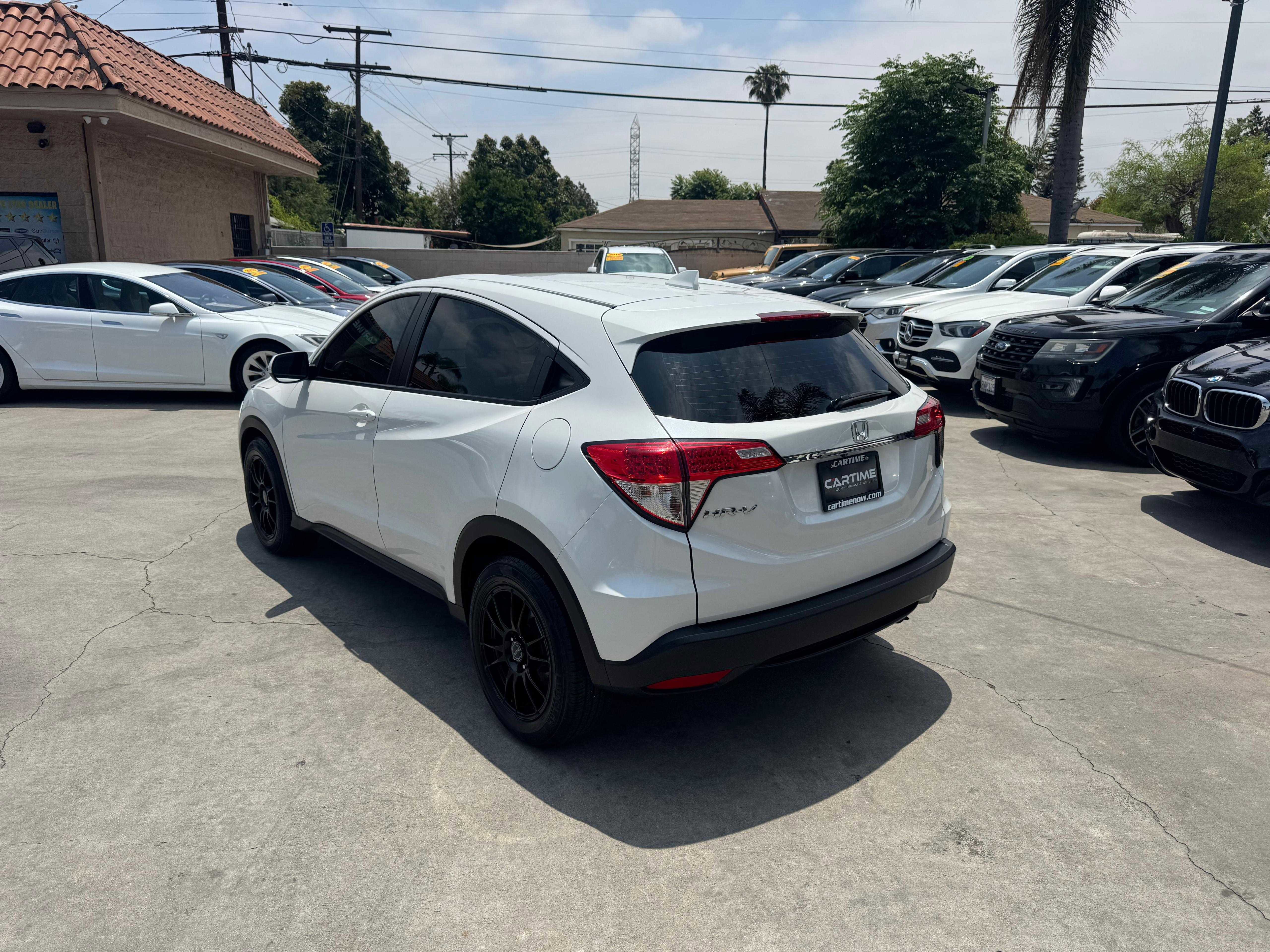 Vehicle image 13 of 63
