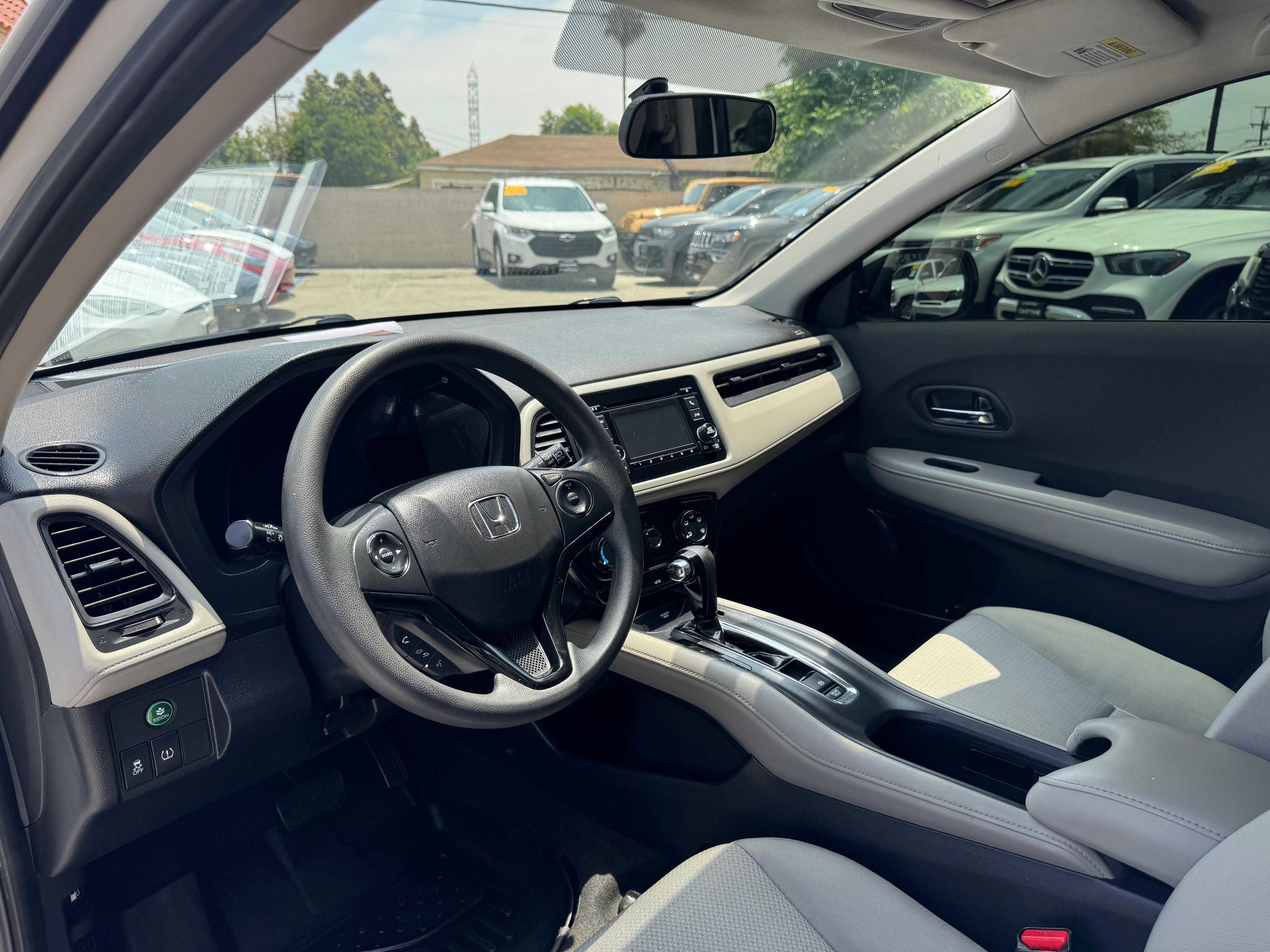 Vehicle image 19 of 63