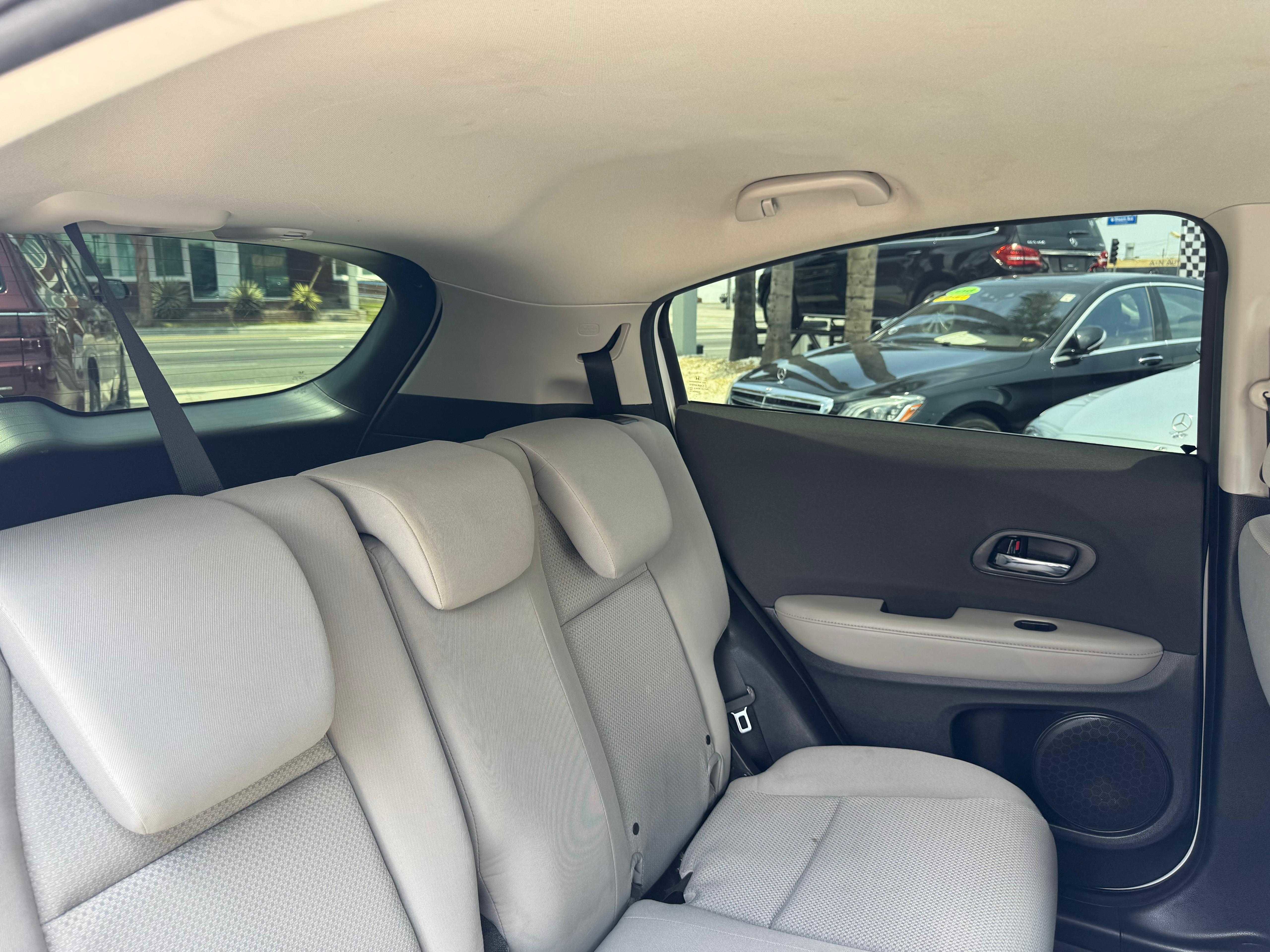 Vehicle image 39 of 63
