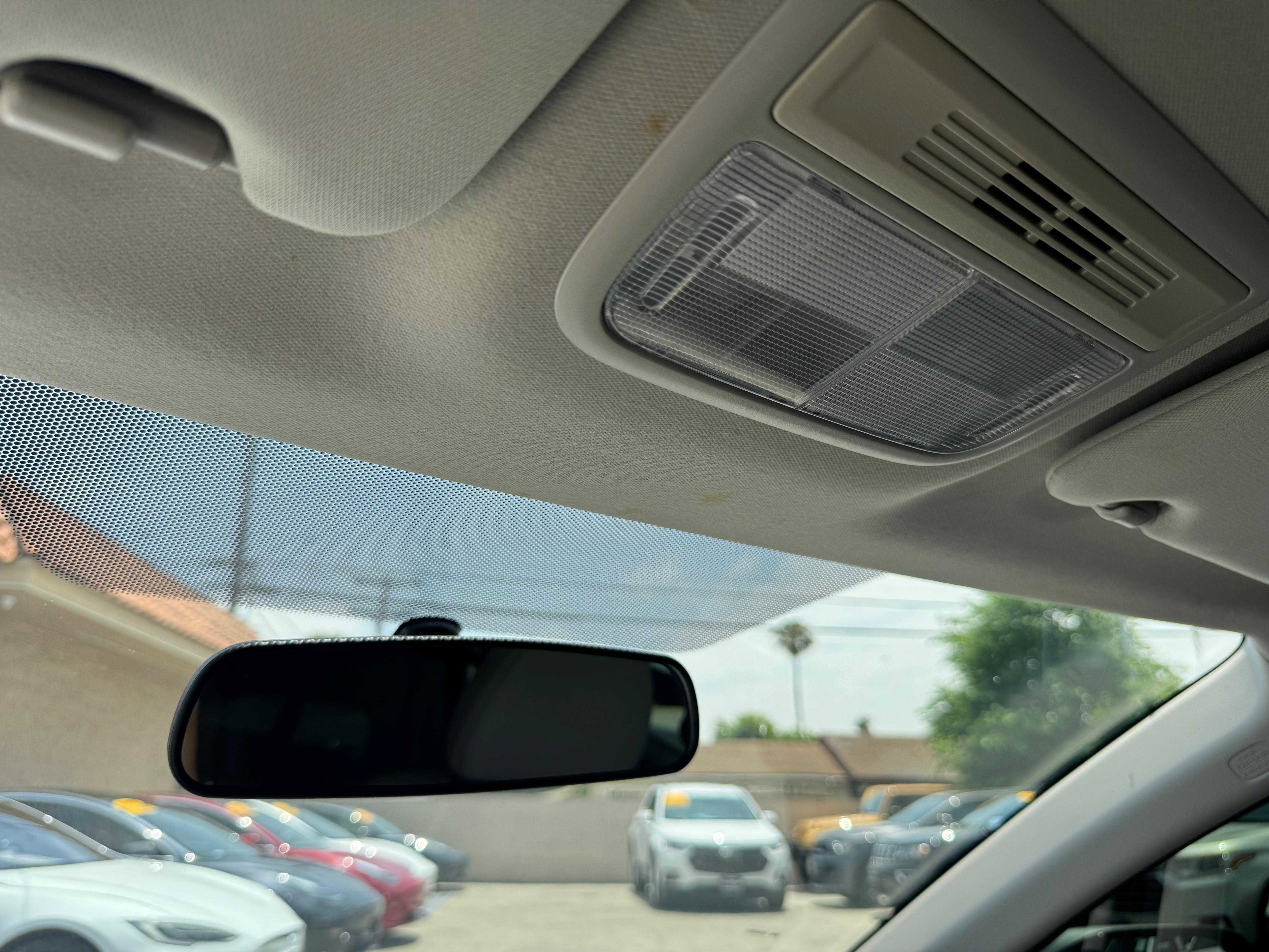 Vehicle image 61 of 63