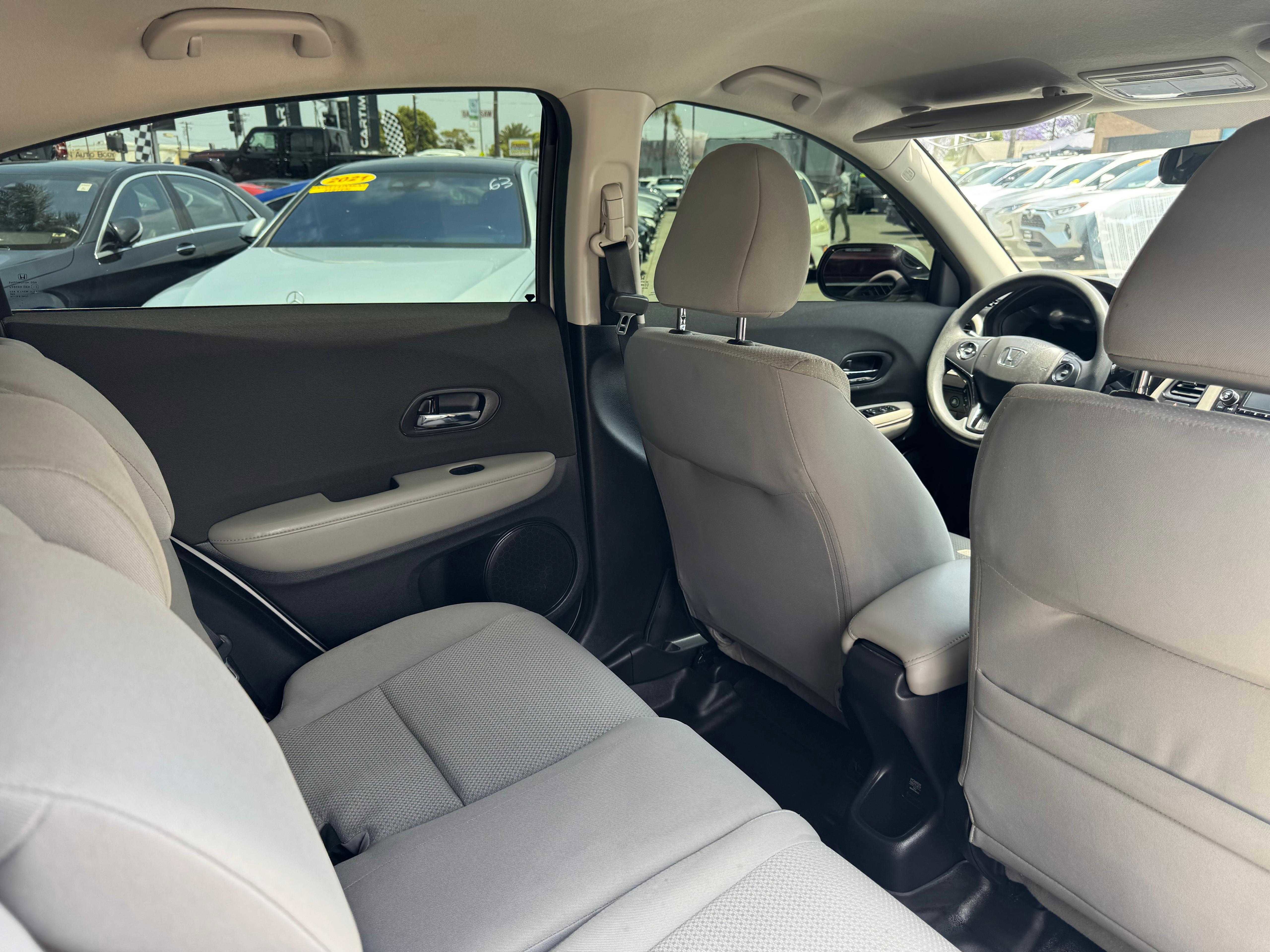 Vehicle image 37 of 63