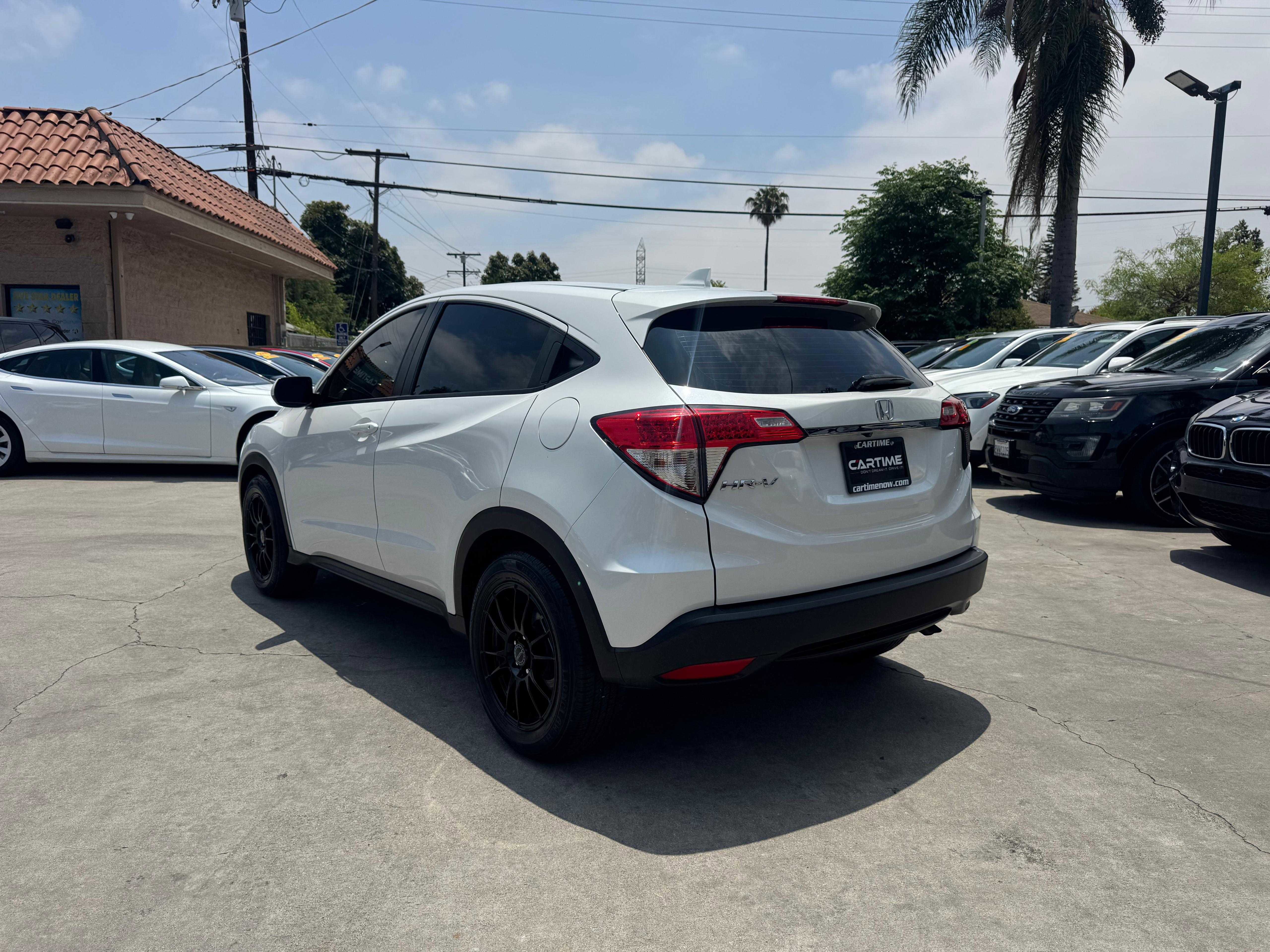 Vehicle image 12 of 63