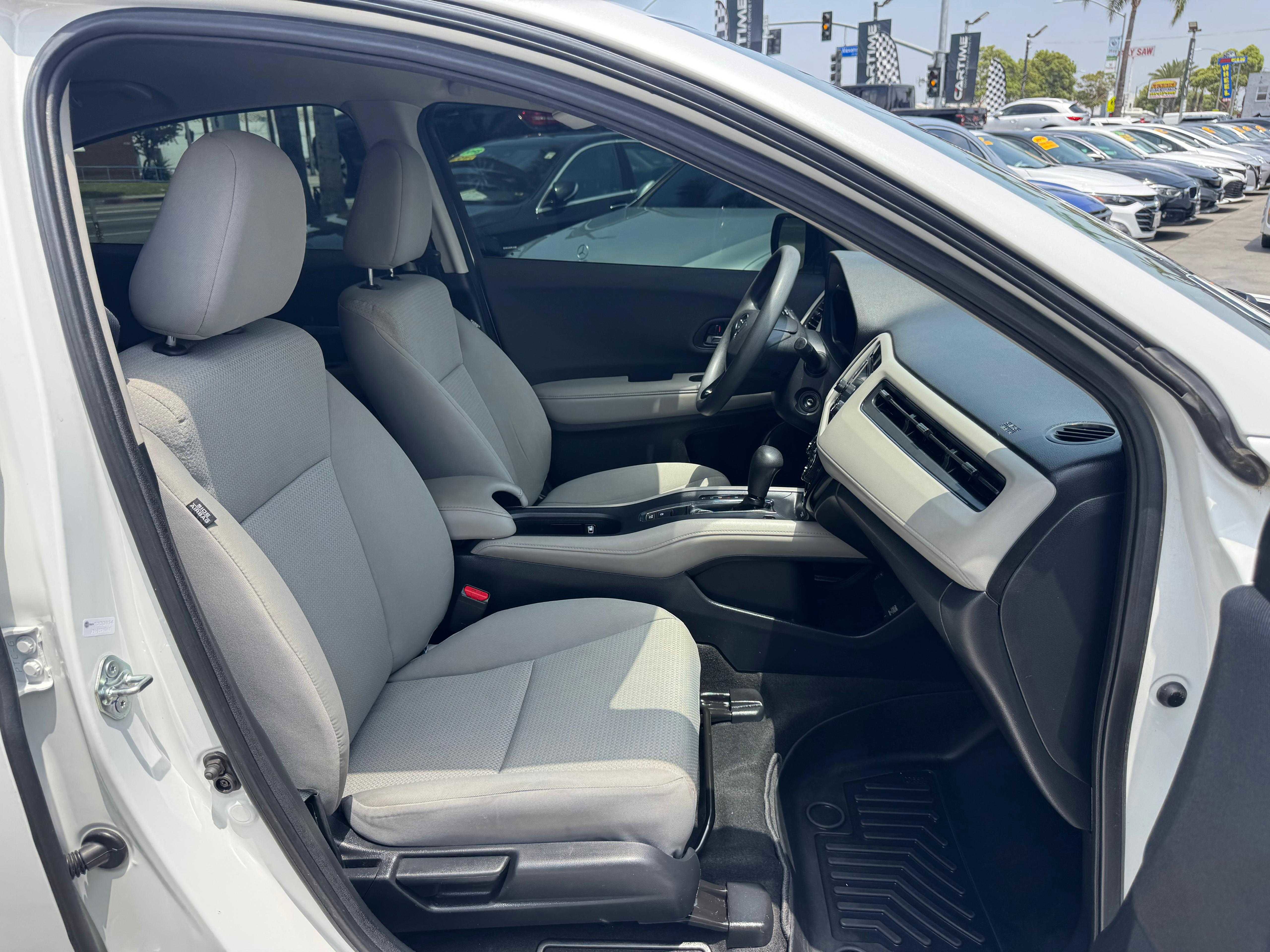 Vehicle image 41 of 63
