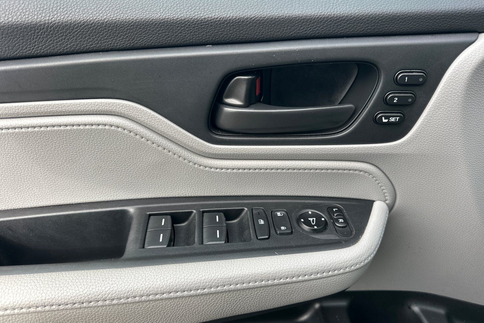 2020 Honda Odyssey EX-L Image 24 of 30