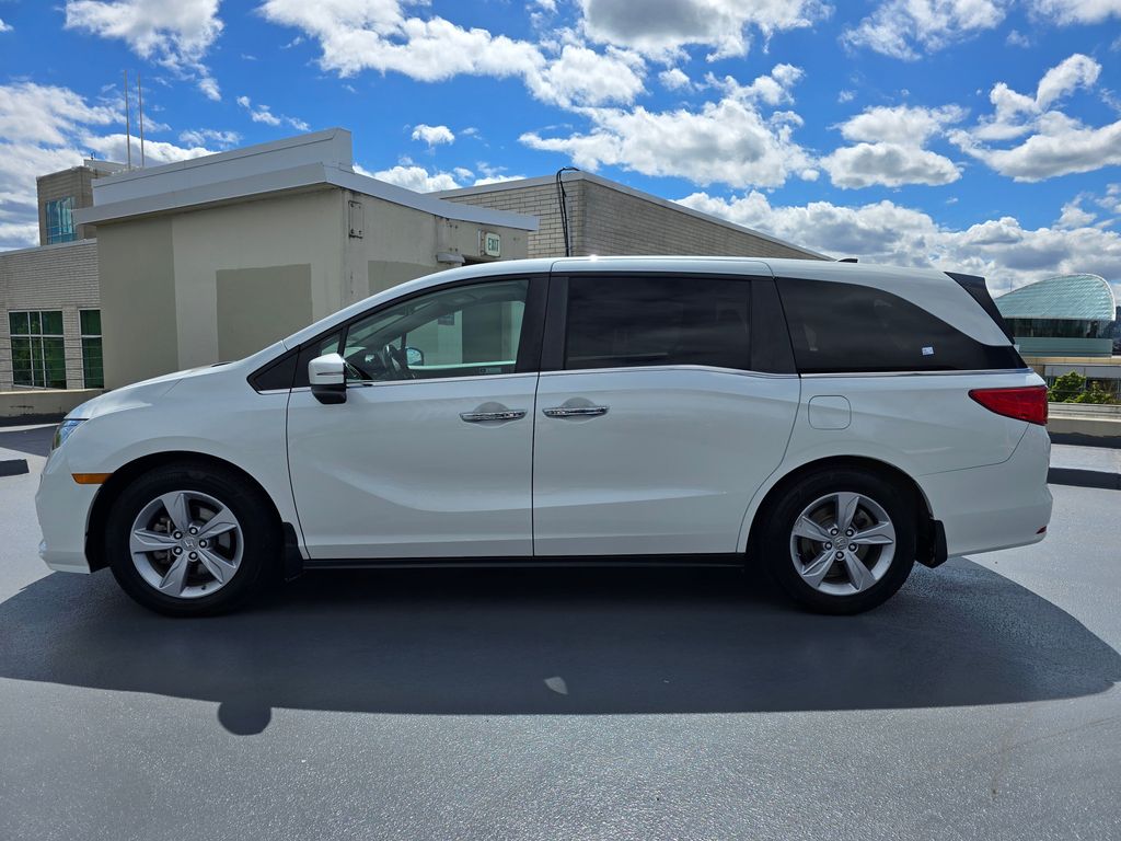 Vehicle image 8 of 31