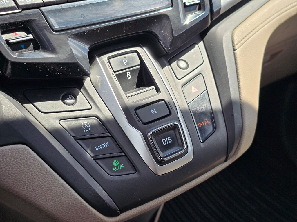 Vehicle image 26 of 31
