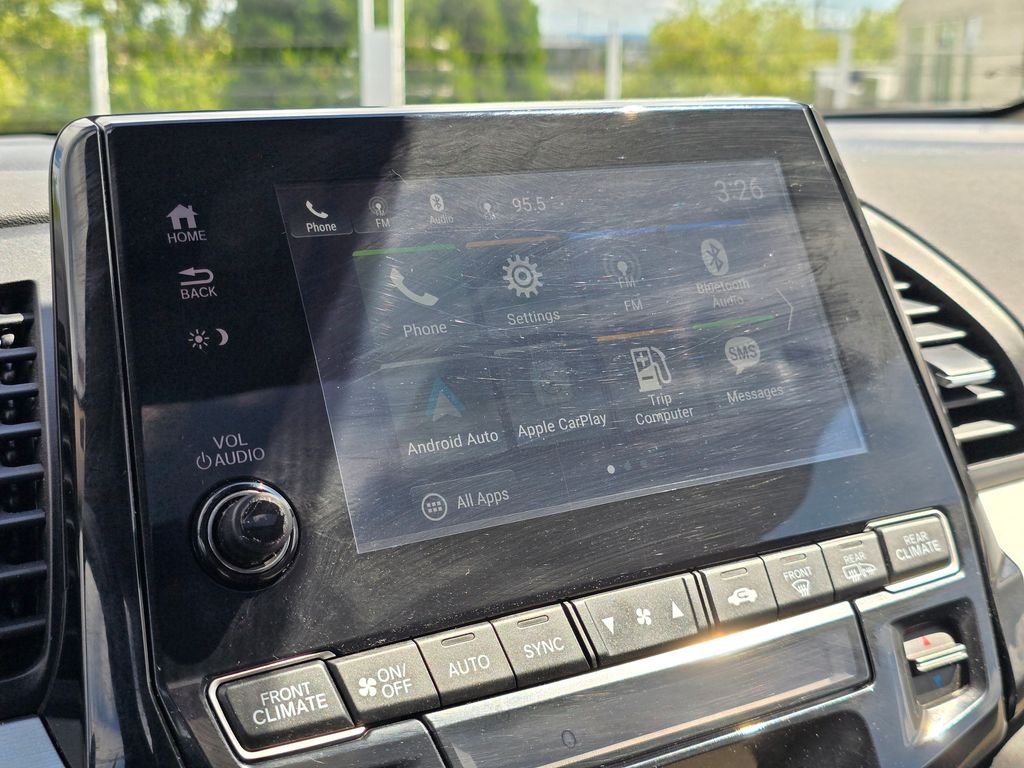 Vehicle image 22 of 31