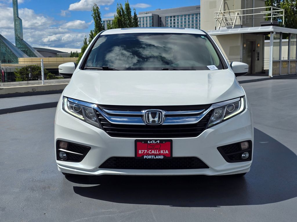 Vehicle image 2 of 31