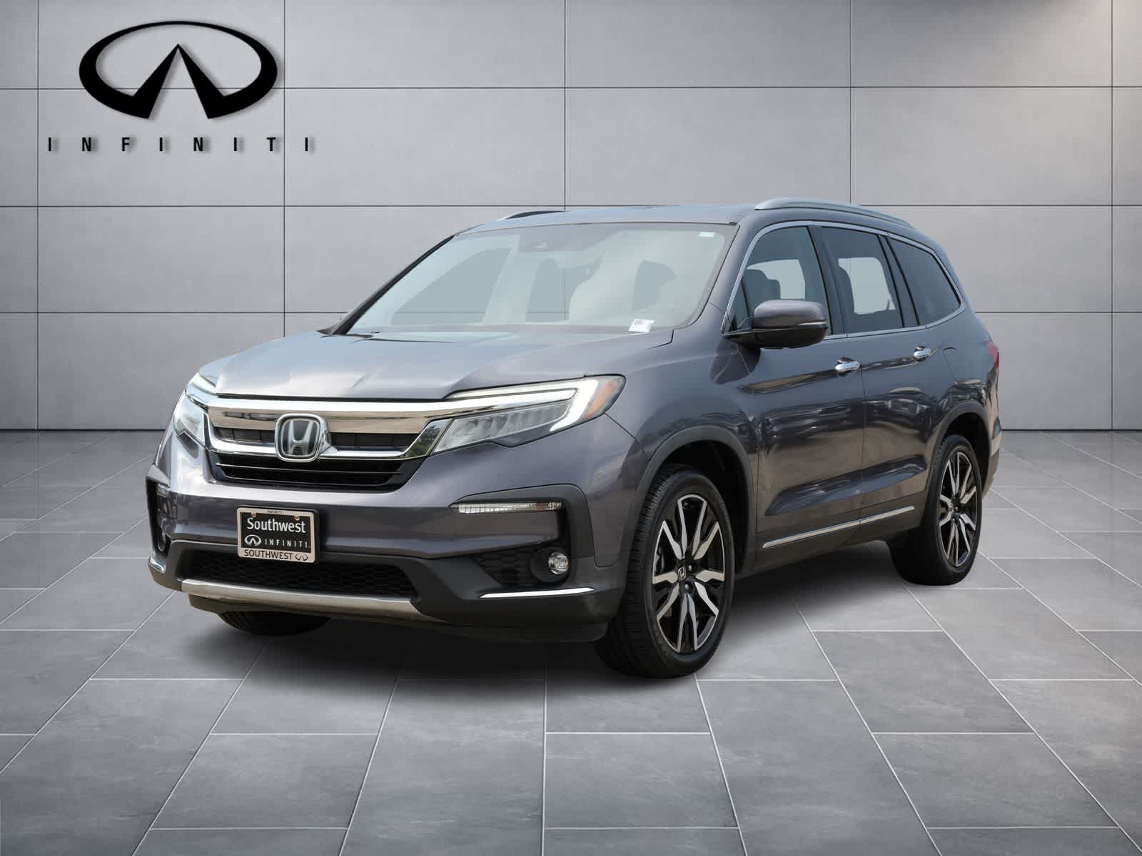 2020 Honda Pilot Touring 8-Passenger Image 1 of 25