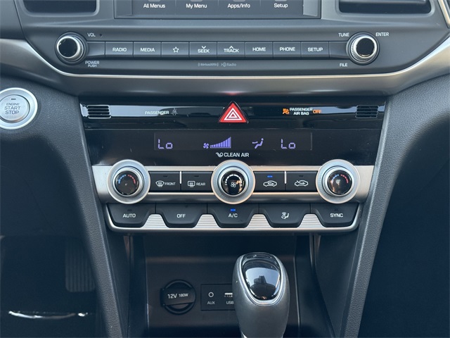 Vehicle image 17 of 24