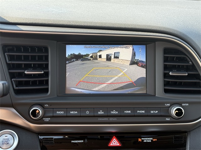 Vehicle image 15 of 24