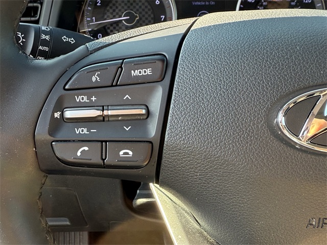 Vehicle image 21 of 24