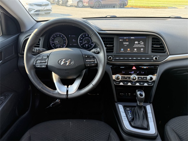 Vehicle image 13 of 24