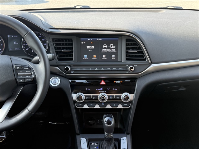 Vehicle image 14 of 24