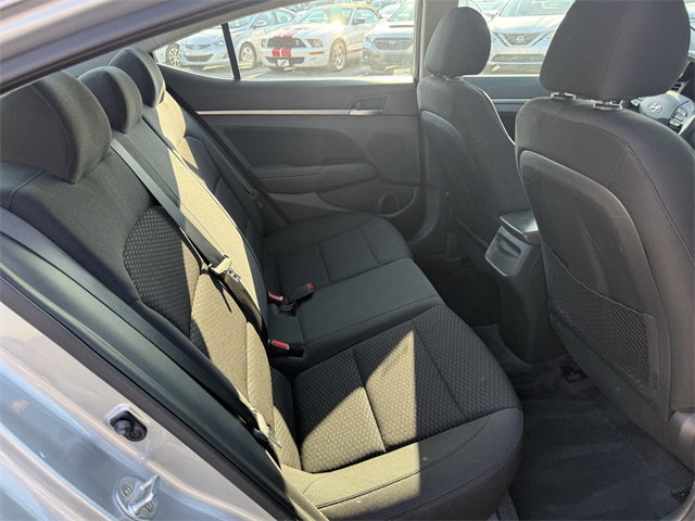 Vehicle image 11 of 24