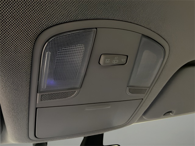 Vehicle image 22 of 24