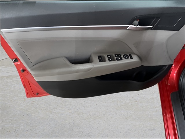 Vehicle image 9 of 24