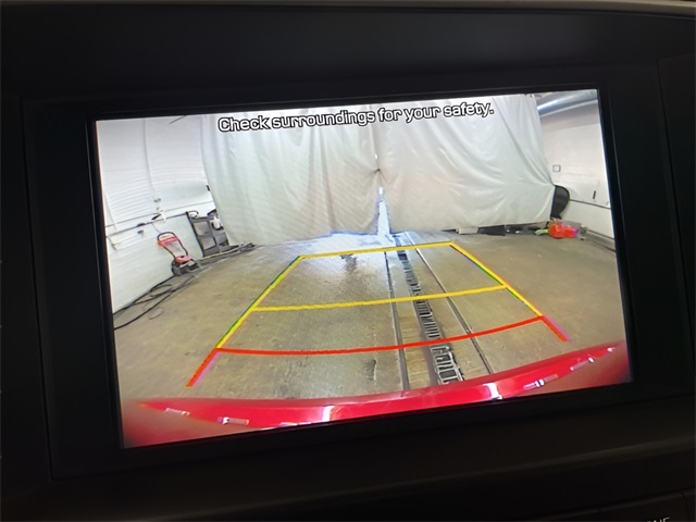 Vehicle image 19 of 24