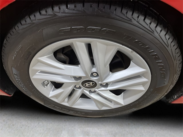 Vehicle image 8 of 24