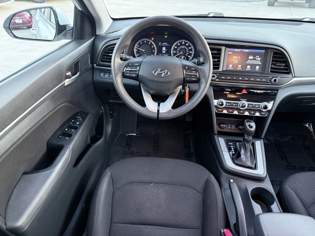 Vehicle image 17 of 26